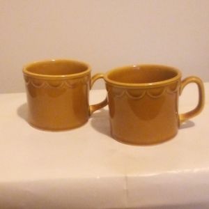 Vintage pair of brown/camel coloured coffee mugs with handles